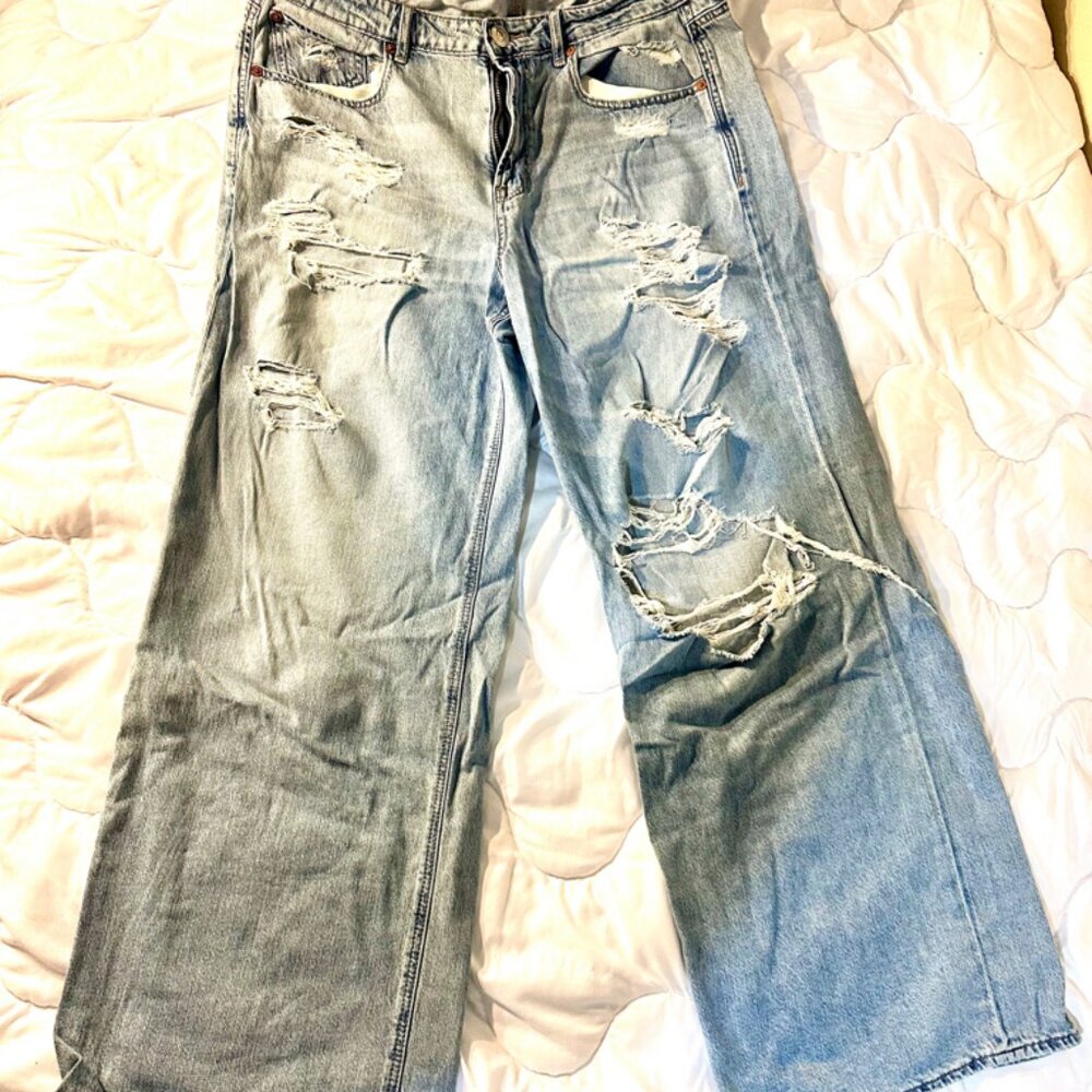 Lite-Wash Baggy American Eagle Size 12 Short Inseam 27 inches